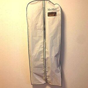 🐻New MaxMara Garment bag.